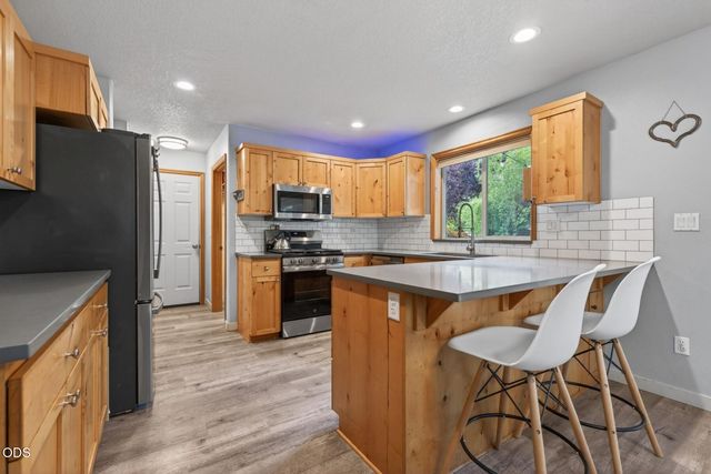 20696 Barton Crossing Way, Bend, OR 97701