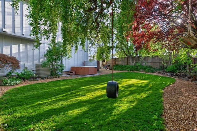 20696 Barton Crossing Way, Bend, OR 97701
