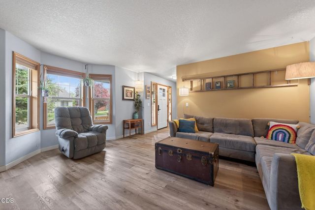 20696 Barton Crossing Way, Bend, OR 97701