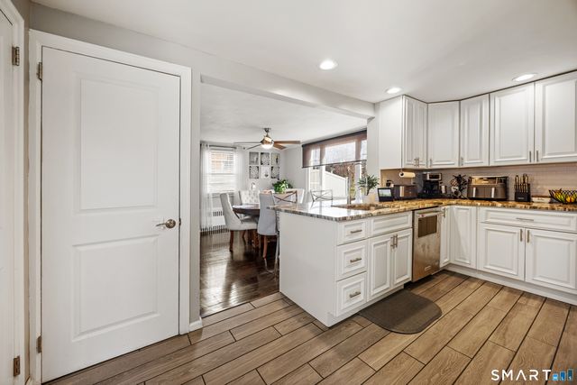 28 Woodmere Road, West Hartford, CT 06119