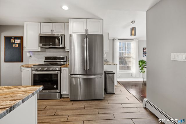 28 Woodmere Road, West Hartford, CT 06119