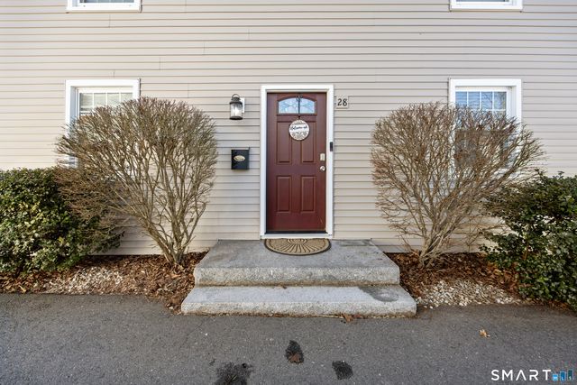 28 Woodmere Road, West Hartford, CT 06119