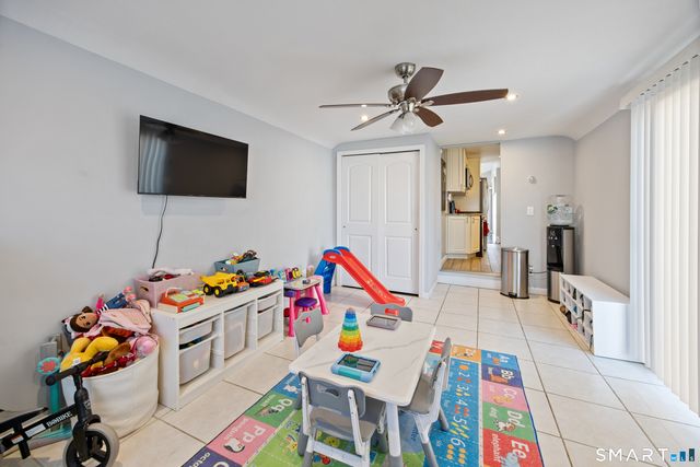 28 Woodmere Road, West Hartford, CT 06119