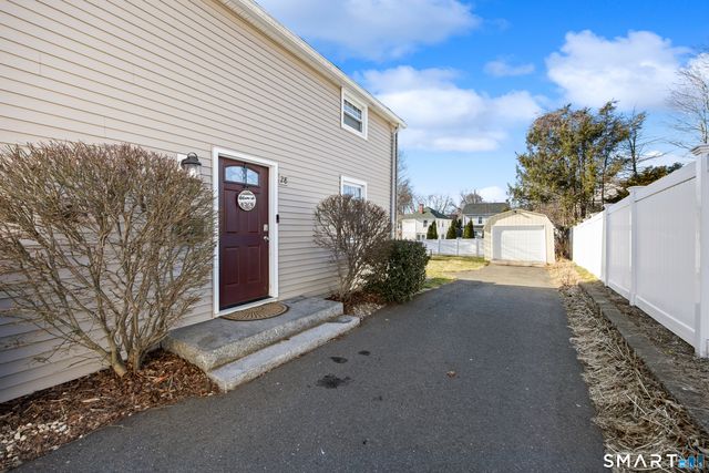 28 Woodmere Road, West Hartford, CT 06119