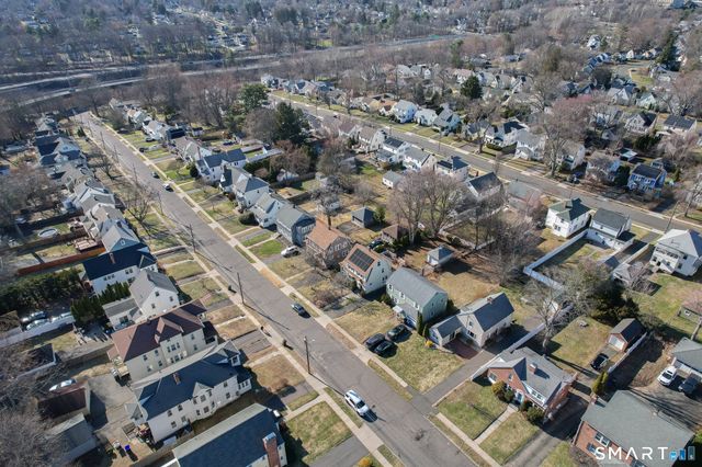 28 Woodmere Road, West Hartford, CT 06119