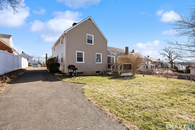 28 Woodmere Road, West Hartford, CT 06119