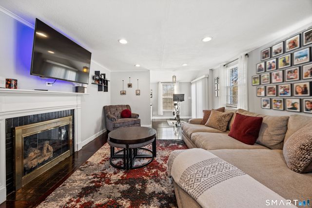 28 Woodmere Road, West Hartford, CT 06119