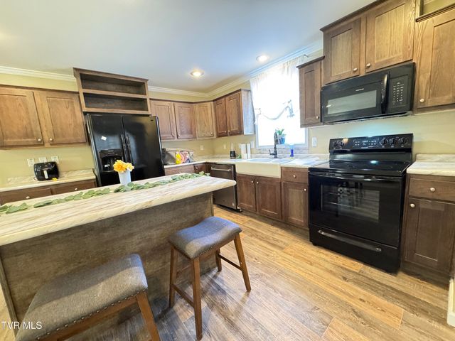 2210 Carter Street, Big Stone Gap, VA 24219