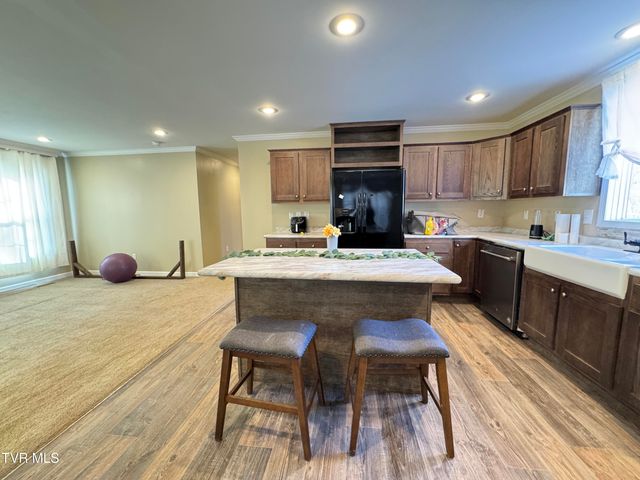 2210 Carter Street, Big Stone Gap, VA 24219