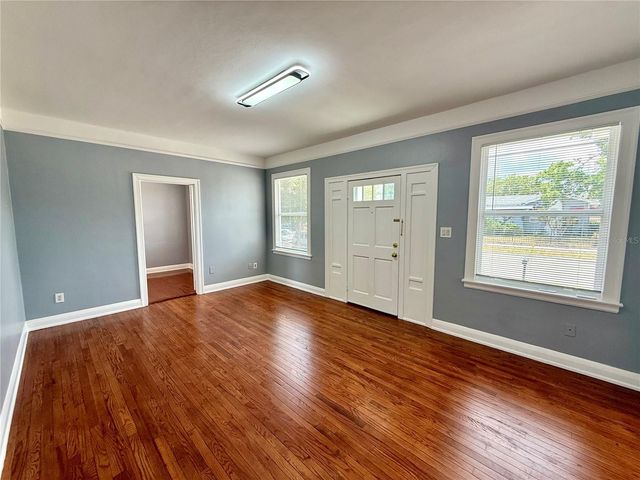 2323 W NORTH B STREET, Tampa, FL 33609