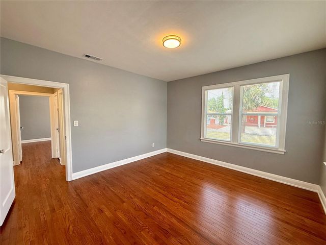 2323 W NORTH B STREET, Tampa, FL 33609