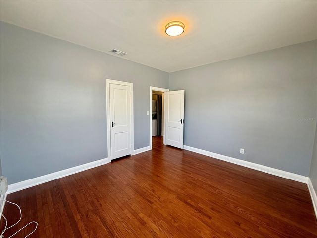 2323 W NORTH B STREET, Tampa, FL 33609