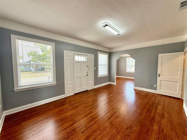 2323 W NORTH B STREET, Tampa, FL 33609