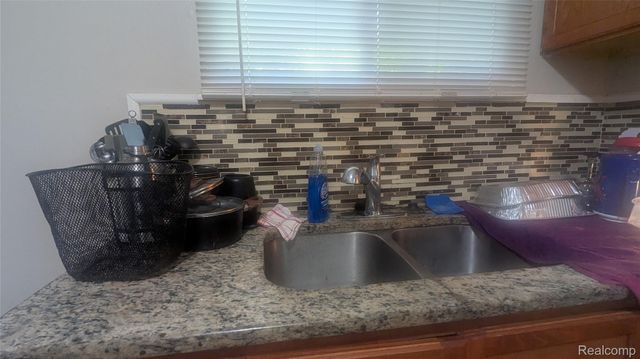 27977 Rosewood Street, Inkster, MI 48141