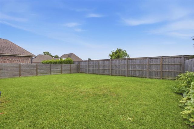 1032 Michelle Drive, Sulphur, LA 70663