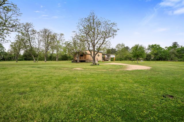 1001 E Stroker Road, Crosby, TX 77532