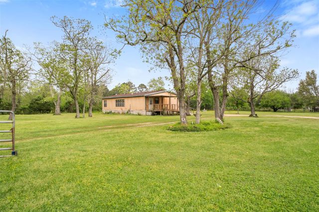 1001 E Stroker Road, Crosby, TX 77532