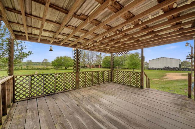 1001 E Stroker Road, Crosby, TX 77532
