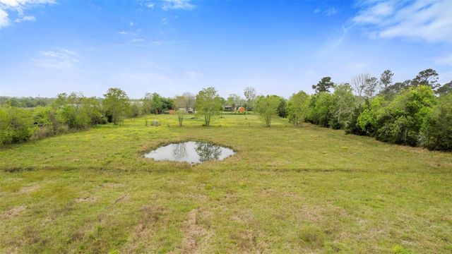 1001 E Stroker Road, Crosby, TX 77532