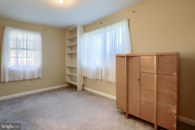 5640 CHAMBERS HILL RD, Harrisburg, PA 17111