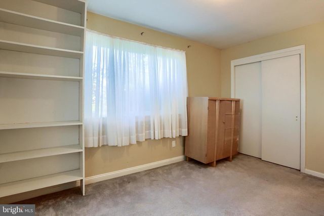 5640 CHAMBERS HILL RD, Harrisburg, PA 17111