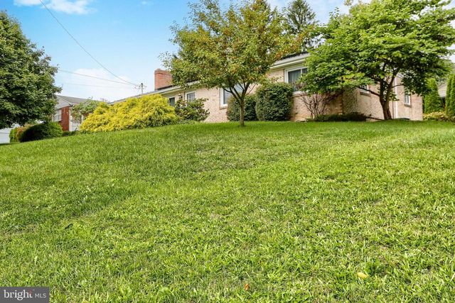5640 CHAMBERS HILL RD, Harrisburg, PA 17111