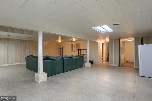 5640 CHAMBERS HILL RD, Harrisburg, PA 17111