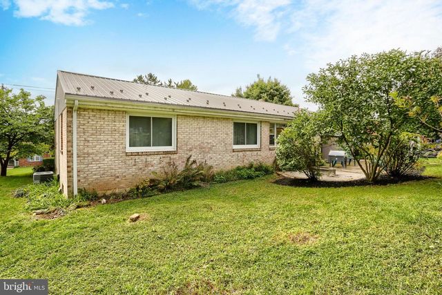 5640 CHAMBERS HILL RD, Harrisburg, PA 17111