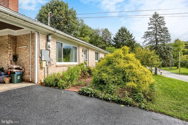 5640 CHAMBERS HILL RD, Harrisburg, PA 17111