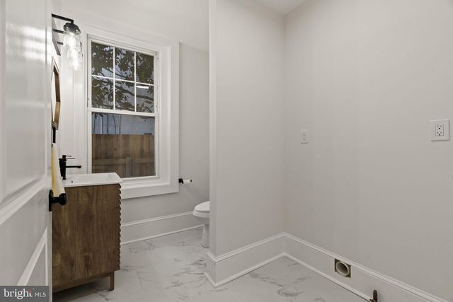 147 W HARVEY ST, Philadelphia, PA 19144