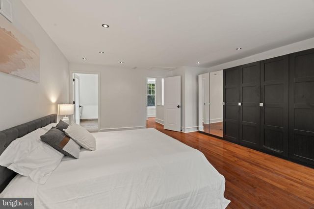 147 W HARVEY ST, Philadelphia, PA 19144