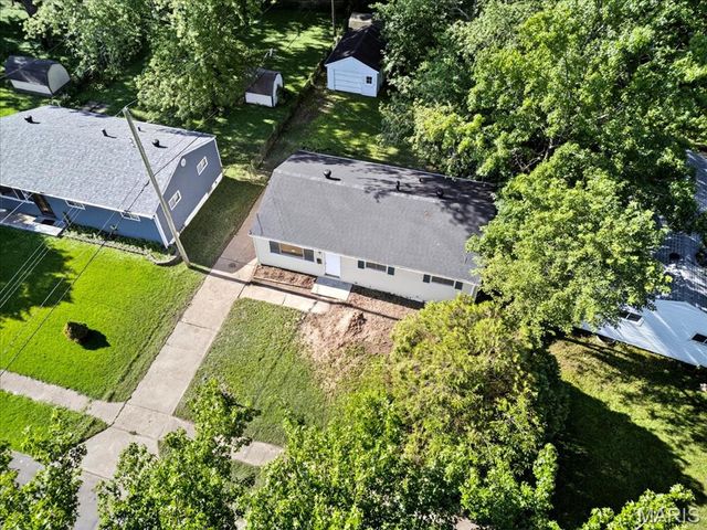 1050 Ozment Drive, Florissant, MO 63033