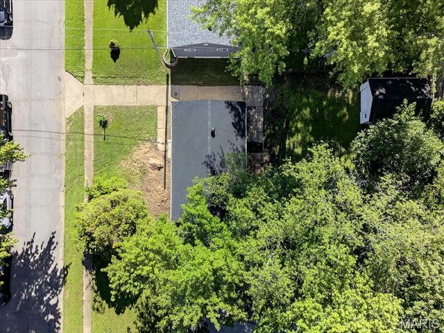 1050 Ozment Drive, Florissant, MO 63033