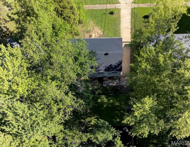 1050 Ozment Drive, Florissant, MO 63033