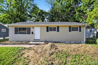 1050 Ozment Drive, Florissant, MO 63033