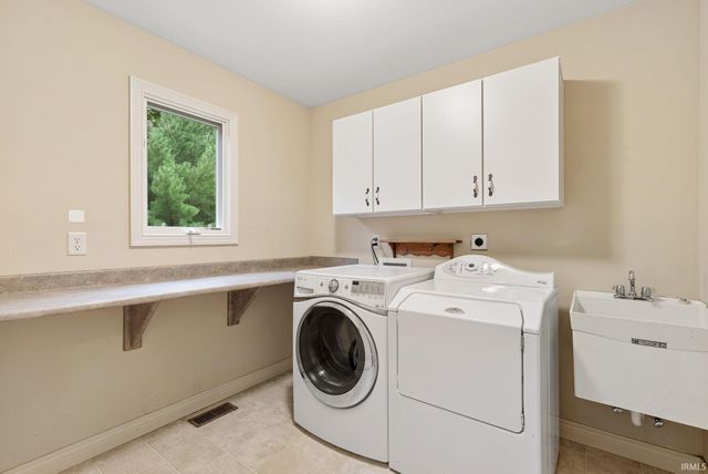 9622 Stowaway Cove, Fort Wayne, IN 46835