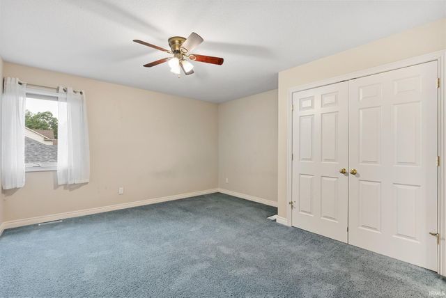 9622 Stowaway Cove, Fort Wayne, IN 46835