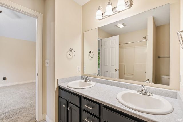 9622 Stowaway Cove, Fort Wayne, IN 46835