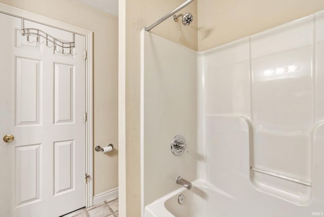 9622 Stowaway Cove, Fort Wayne, IN 46835