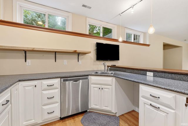 9622 Stowaway Cove, Fort Wayne, IN 46835