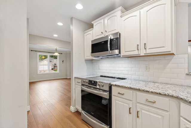 9622 Stowaway Cove, Fort Wayne, IN 46835