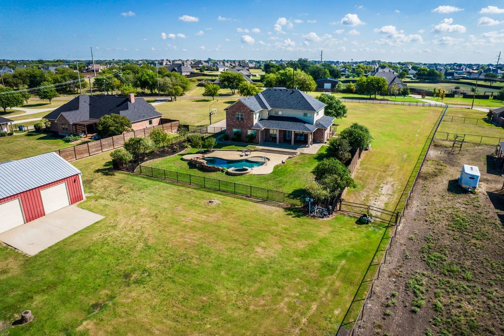 851 Black Champ Road, Waxahachie, TX 75167