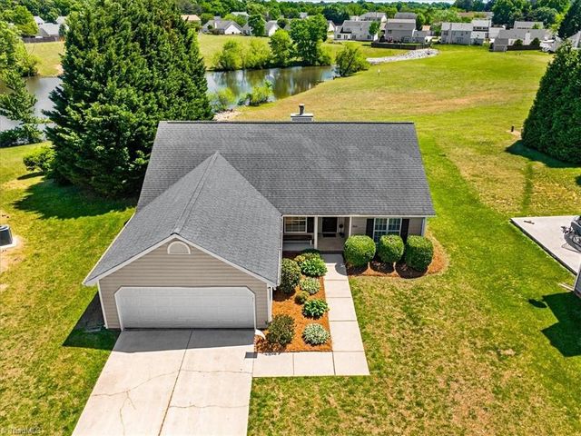 4426 Deacon Court, High Point, NC 27265