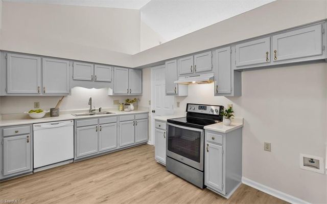 4426 Deacon Court, High Point, NC 27265