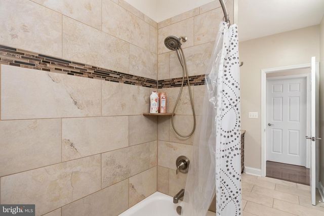 1 GENTLE BREEZE CIR, Fredericksburg, VA 22406