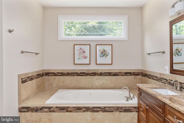 1 GENTLE BREEZE CIR, Fredericksburg, VA 22406