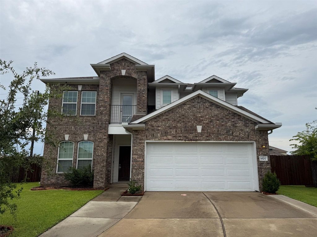 8507 Starling Court, Baytown, TX 77521