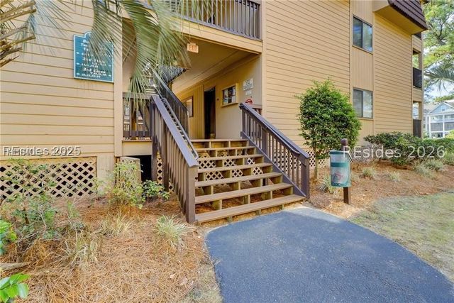 40 Folly Field Rd Apt E1, Hilton Head Island, SC 29928