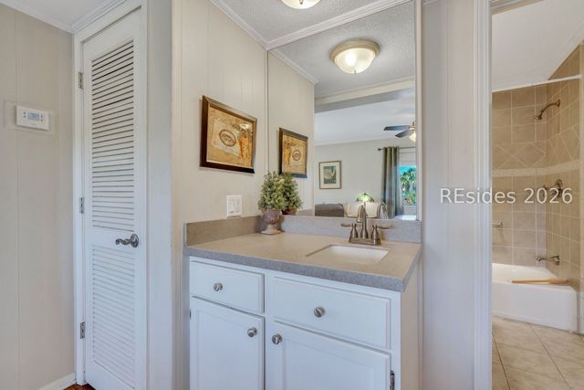 40 Folly Field Rd Apt E1, Hilton Head Island, SC 29928