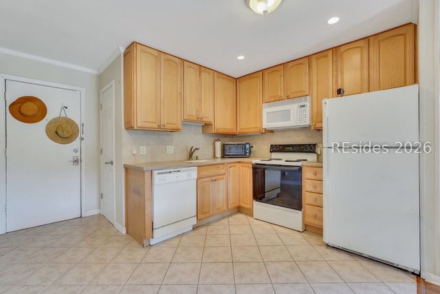 40 Folly Field Rd Apt E1, Hilton Head Island, SC 29928